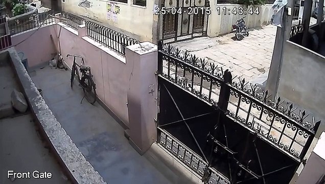 Nepal Earthquake Felt In INDIA ,Varanasi 25 April 2015 ~ CCTV Footage Historical Earthquakes