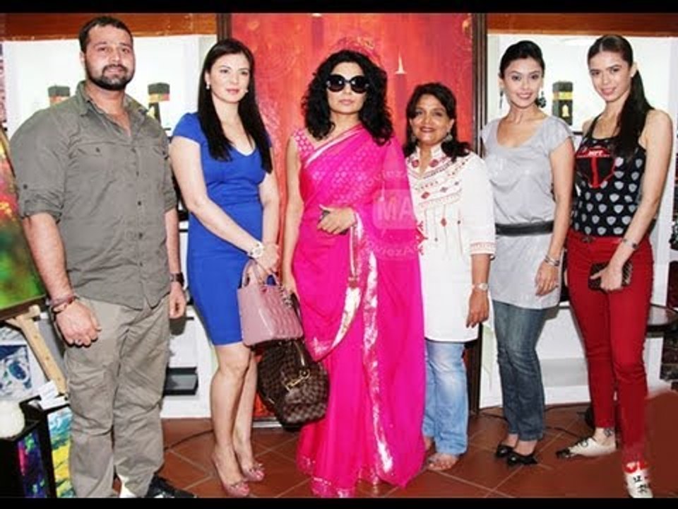 Hrishita Bhatt at Inauguration Of Amisha Mehtas Colour Dance Art Show
