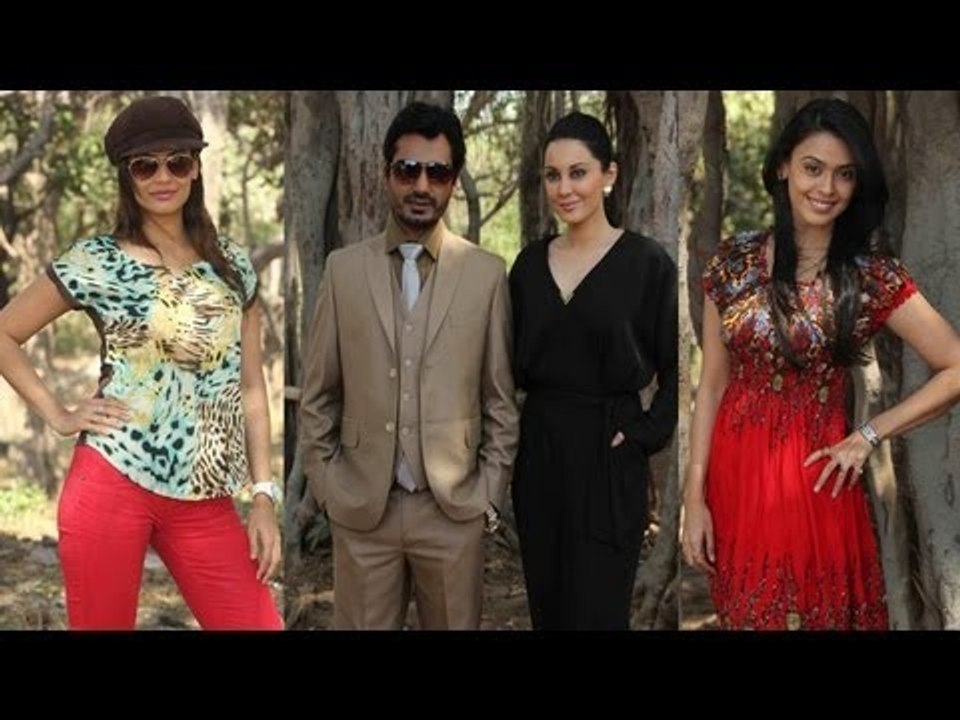 On Location Of Movie Black Currency With Star Cast