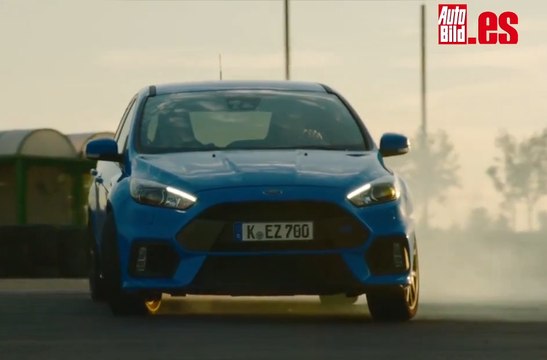 Ben Collins driftando con un Ford Focus RS en Cheste