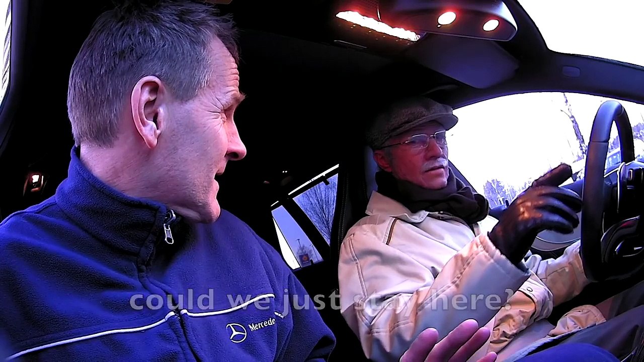 Déguisé en papy, Petter Solberg traumatise des dépanneurs