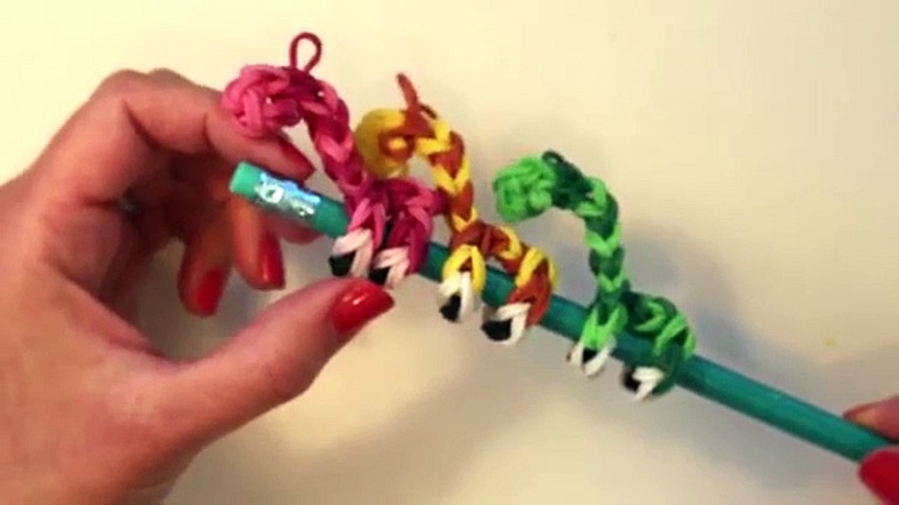 Rainbow Loom Band Giraffe Pencil Hugger Charm Loomless How to - video ...