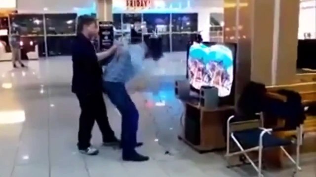 Cea mai tare farsa facuta unui tip la mall