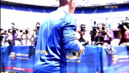 Marc-Andre ter Stegen steps onto the Camp Nou pitch