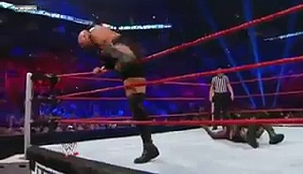 Big show vs Mark Henry heavy weight wrestling (Wrestling Ring Breaks During wrestling)