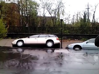 Un glissement de terrain engloutit une rue de Baltimore