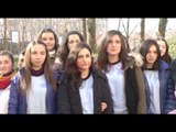 Mimi Kodheli me gjimnazistët në Elbasan: Bëhuni pjesë të FA- Ora News- Lajmi i fundit-
