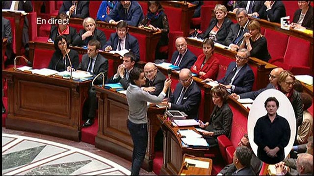 A l'Assemblée Nationale, Najat Vallaud-Belkacem interpellée sur son silence sur le plateau de Canal Plus dimanche dernie