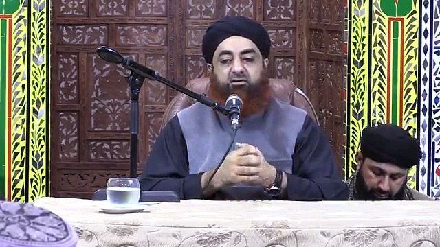 Nabi-e-Karim ﷺ Apni Qabar mein Hayat hain Aur Allah ki Ata se Tusarf Farma Sakty hain by Mufti Muhammad Akmal