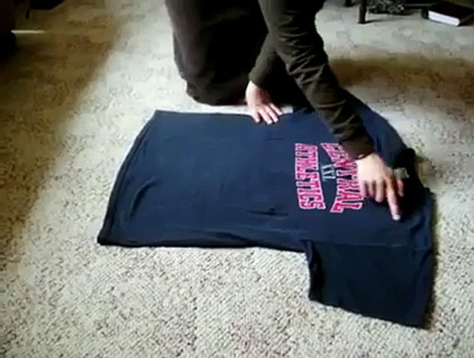 kadinizbiz.net - Kolay Tişört Katlama Tekniği