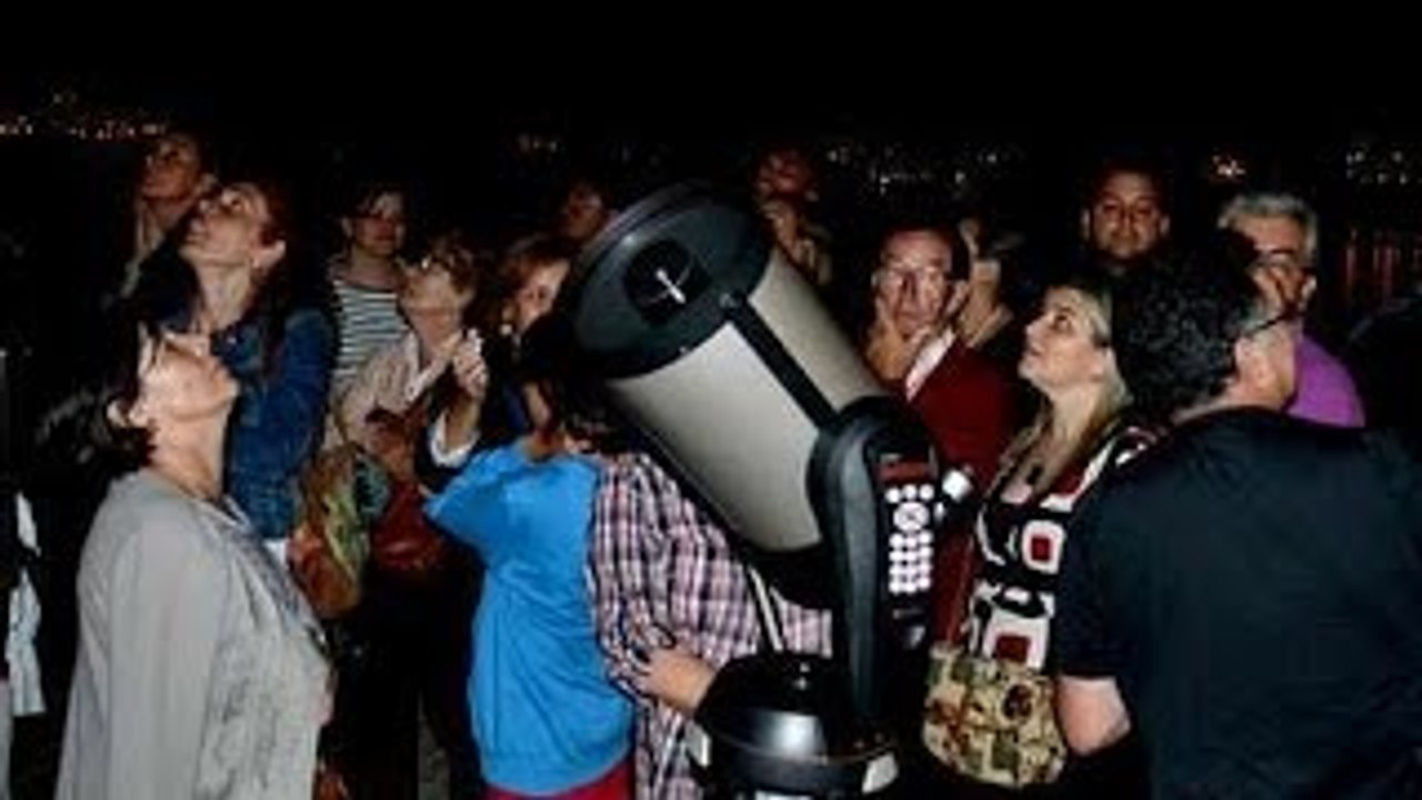 ¡¡¡TIENES QUE VER ESTO!!!! OVNI ABDUCE A UN GRUPO DE PERSONAS ANTE LAS CAMARAS!!! // Ra