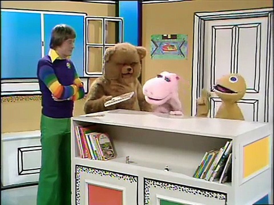 Learn About Stretching & how to stretch | Stretching For Kids Rainbow TV