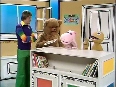 Learn About Stretching & how to stretch | Stretching For Kids Rainbow TV