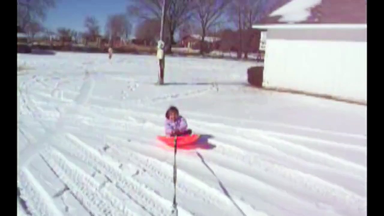 Marre du blizzard?  Attrape une luge... Compilation de Win/Fail en luge