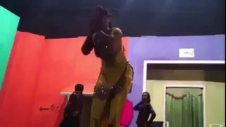 Nida Chaudhry Mujra Dance With Group Friends