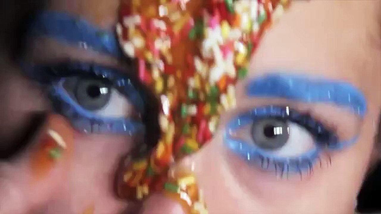 Miley Cyrus Acting In Woody Allen Amazon Series & Teases New Song (World Music 720p)