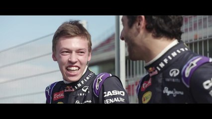 Danie Ricciard teache Danii Kvyat som Aussi Ling - Clip 5