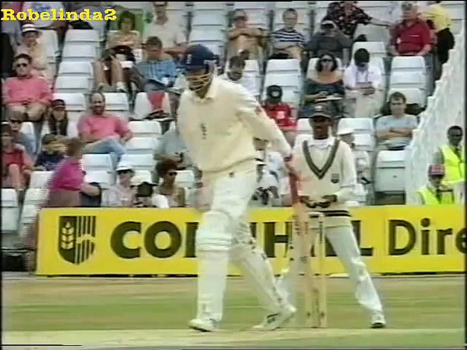 Funny funny cricket incident,