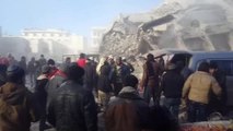 Rus Uçaklarının Suriye'de Yerleşim Yerlerine Yönelik Saldırısı