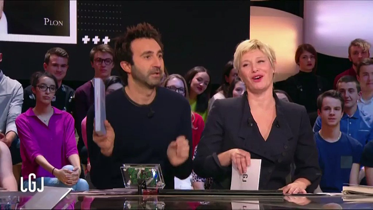 Mathieu Madénian se moque du livre de Sarkozy !