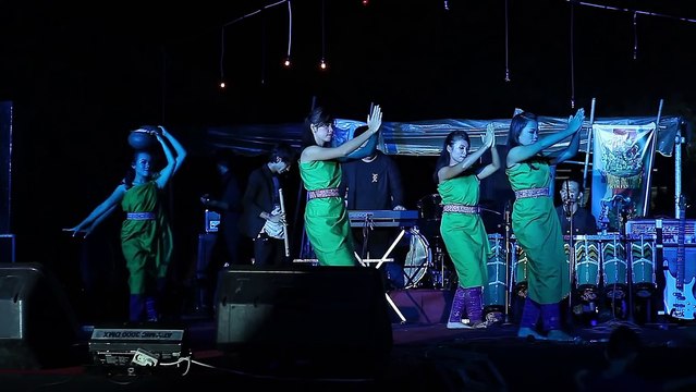 Samosir Island Dancer _ Tortor Batak - Jong Batak Arts Festival_ Lagu Batak by Bataktv.com