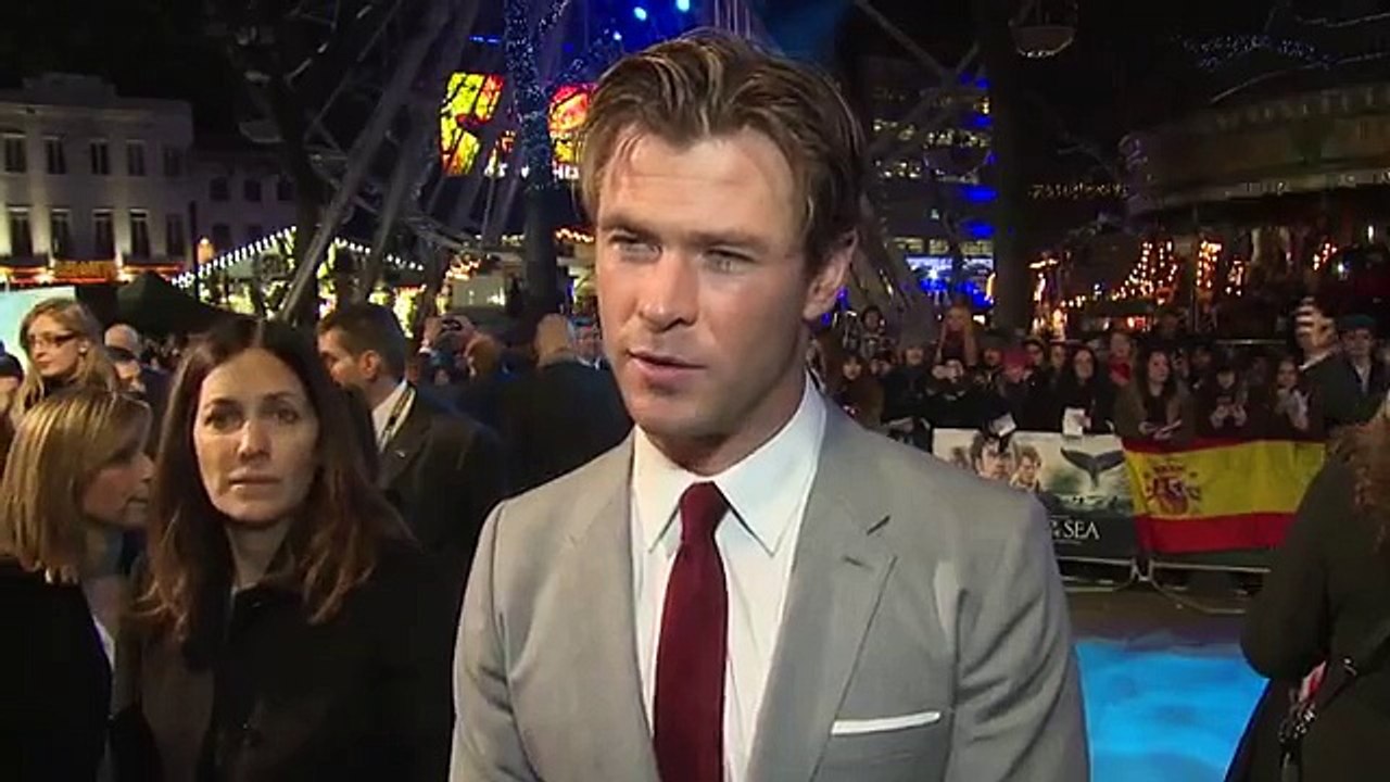 Chris Hemsworth Talks Miley Cyrus and Liam Hemsworth Engagement! (World Music 720p)