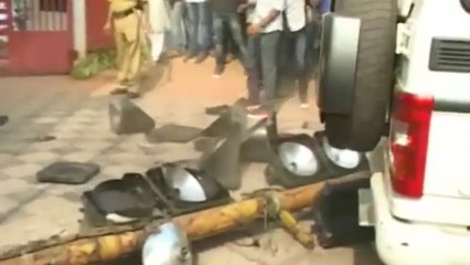 Ronaldinho narrowly avoids fatal injury in India