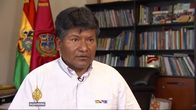 Bolivia's second largest lake dries up