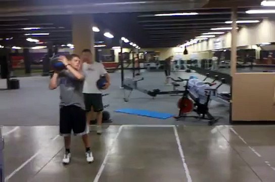 The Speed Encyclopedia-Dynamic Rotational Chest Pass