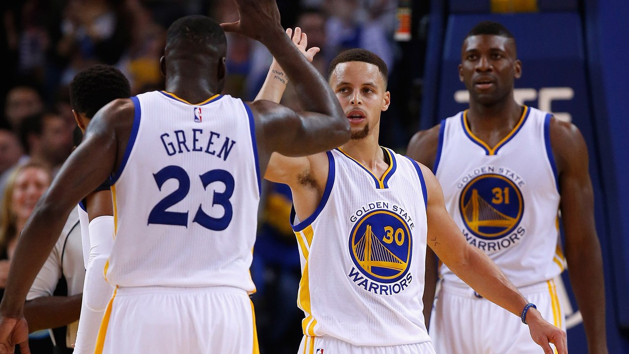 Stephen Curry Lights Up Spurs, Clowns Kawhi Leonard
