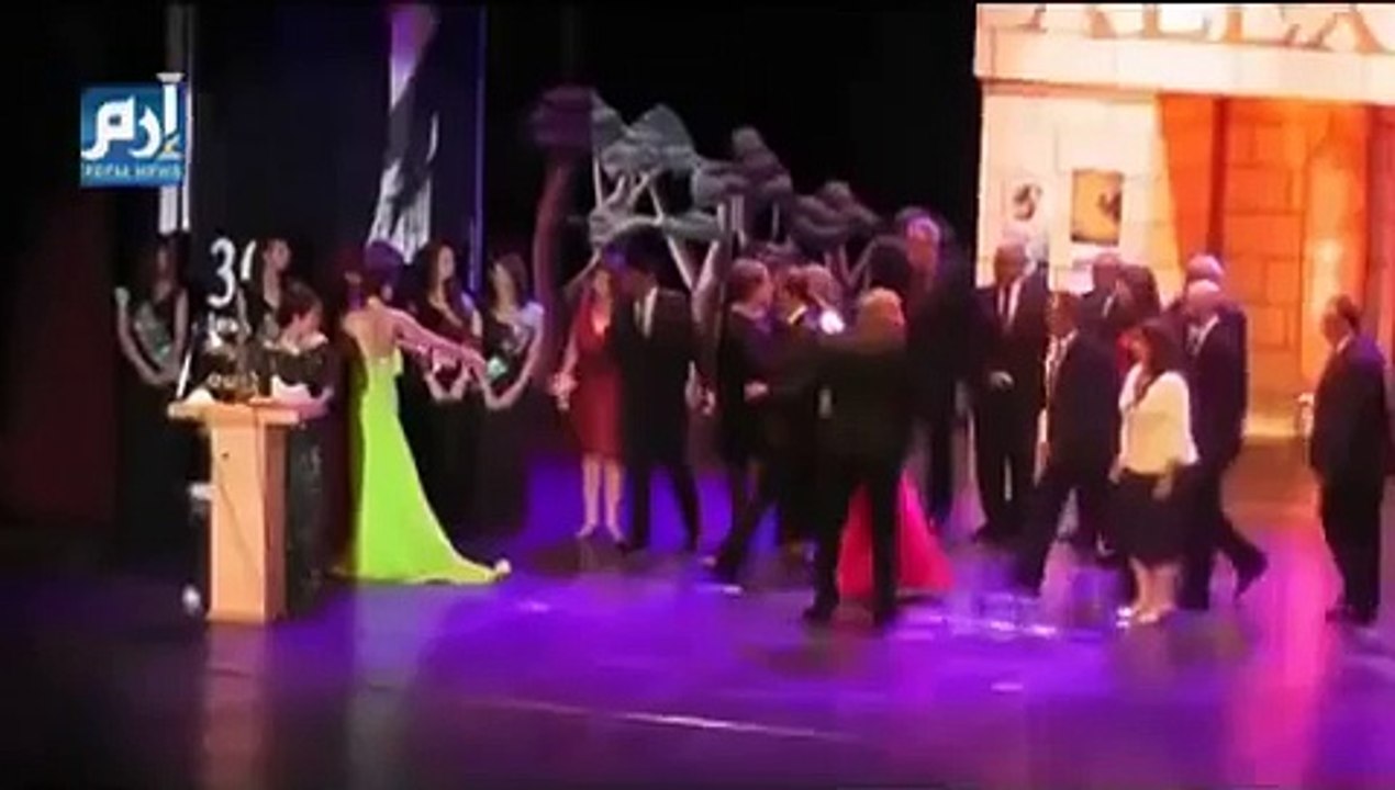 جمال سليمان يتحرش بالفنانة المصرية لقاء الخميسي