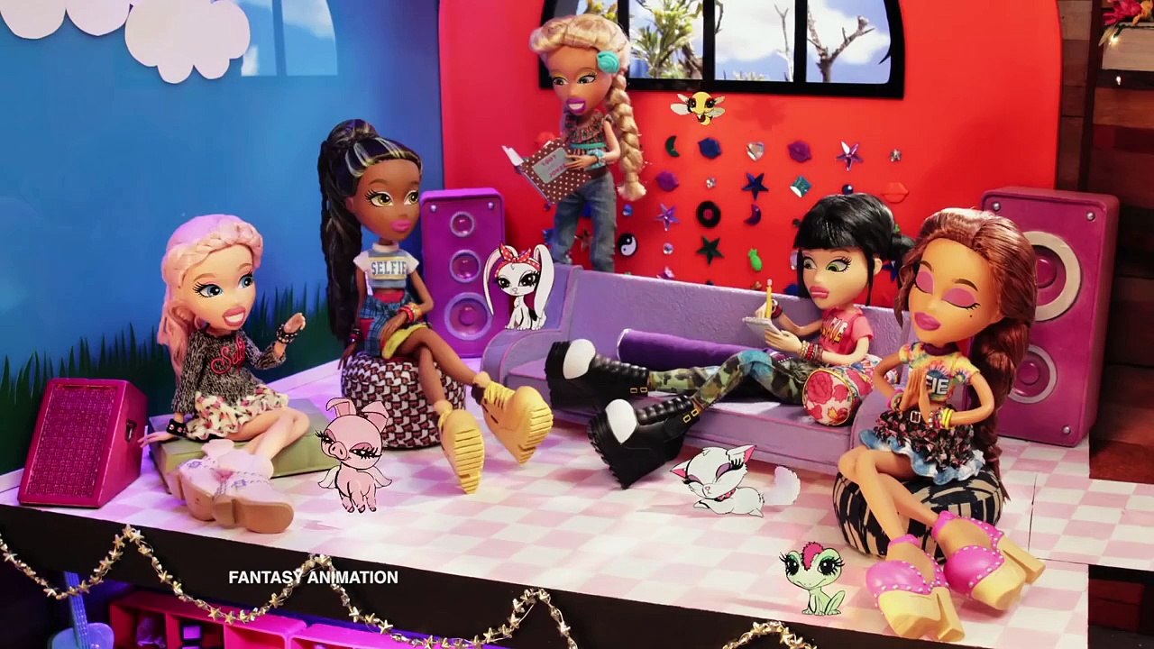 Selfie Snaps! | Commercials | Bratz