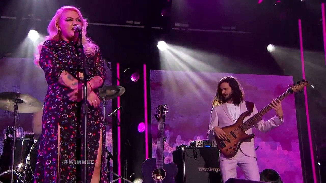 Elle King Performs \"Under the Influence\"