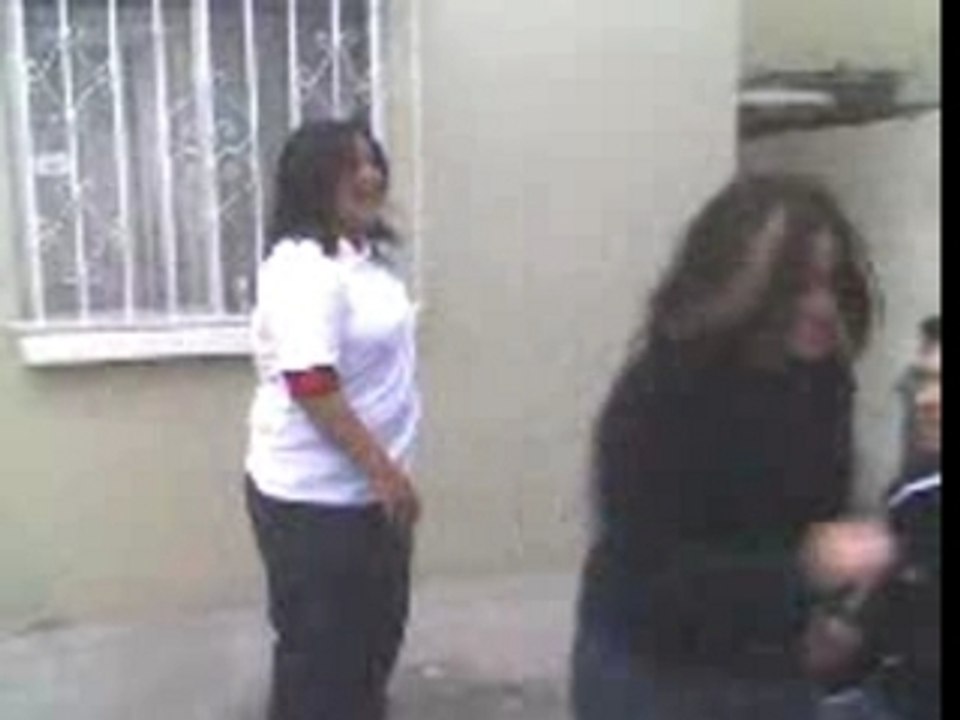 ke lo hagan ellas