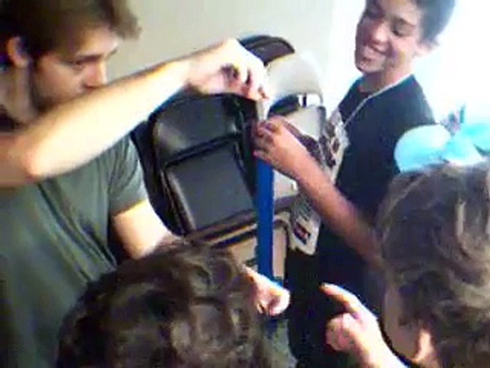 FACT CAMP 2009 - Rmax Does a Coin Tricks !!!