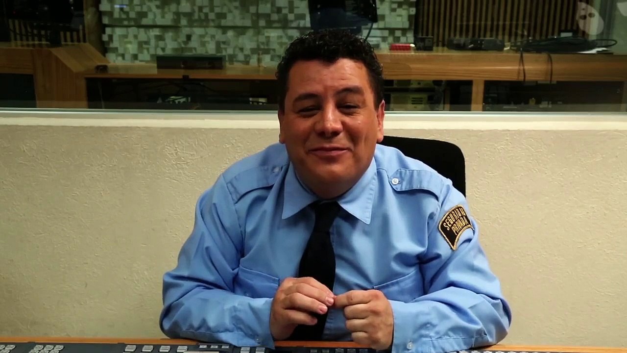 Expedientes Secretos: El Vigilante descubre a Valeria en el cafecito | Antes Muerta Que Li