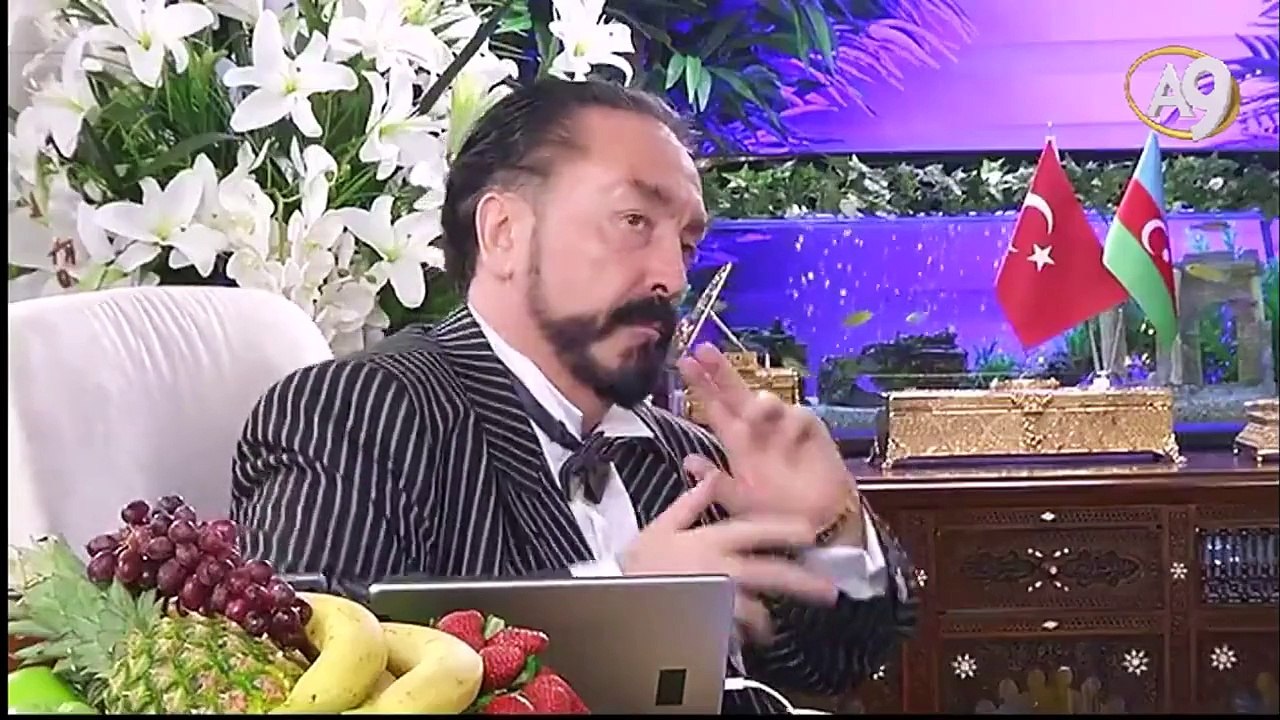 Adnan Oktar'ın dansı kedileri büyüledi