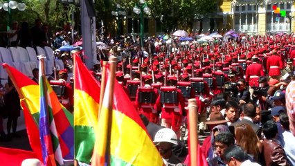 Descargar video: Thousands of People Honor President Evo Morales