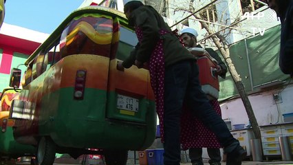 A Kaboul, les "food trucks" aguichent la classe moyenne afghane