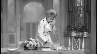 The Lucy Show season 1 episode 17 Lucy Becomes a Reporter 1