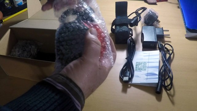 ThorFire Luz Delantera - Foco Frontal para Bici 1400 Lúmenes