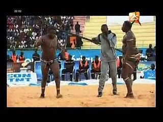 Vidéo- Gouy Gui conteste sa défaite et révèle: « Je détiens un enregistrement impliquant Ama et un grand lutteur … »