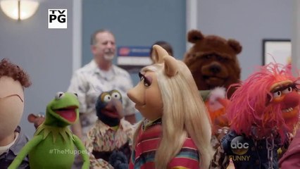 The Muppets 1x11 Promo [HD) "Swine Song"