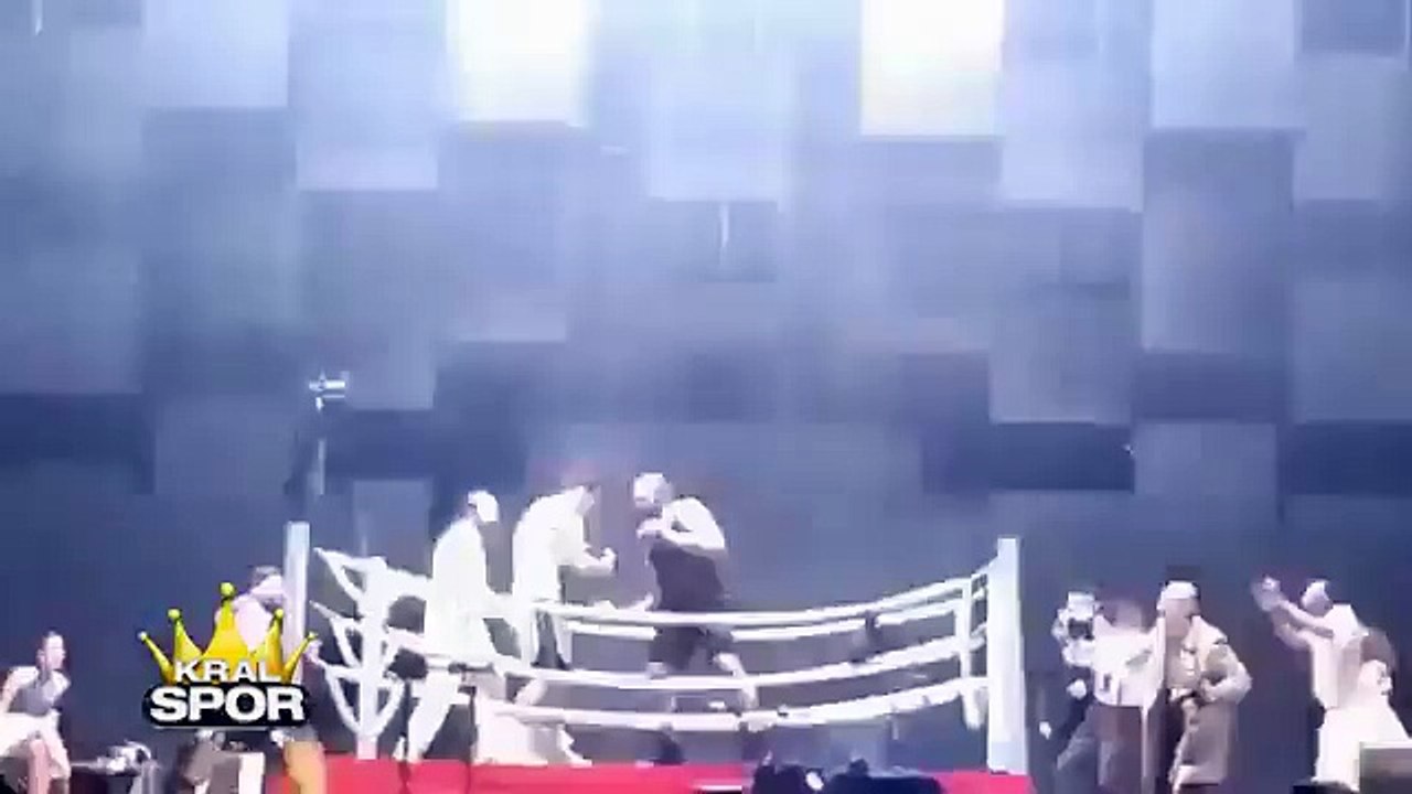 Zlatan Ibrahimovic & Sébastien Chabal au concert des Enfoirés