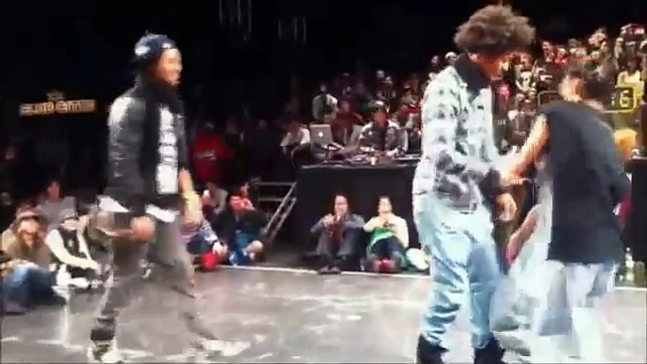 Funny Hip Hop Dance Battle.....