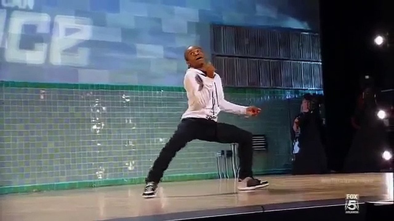 BEST ROBOT DANCE EVER !!!