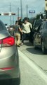 Un road rage au Texas se transforme en combat de baton et batte !