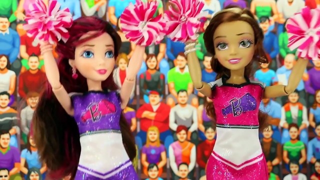 Descendants Ben is Kidnapped by Rotten Cousin Glen with Mal, Evie and Audrey. DisneyToysFan