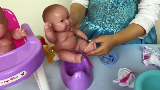 Twin Baby Dolls Bath Time Pretend Play Feeding, Potty Time. Twin Baby Dolls Bathtime Toys Playset