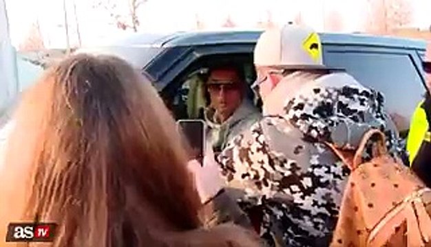 Cristiano Ronaldo cumple el sueño de una fan y le dio un beso en Valdebebas